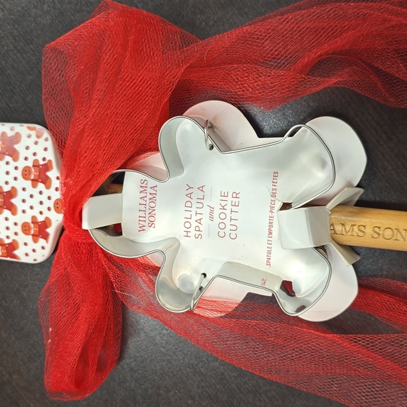 NWT Williams Sonoma Gingerbread Spatula and Cookie Cutter - Picture 3 of 5